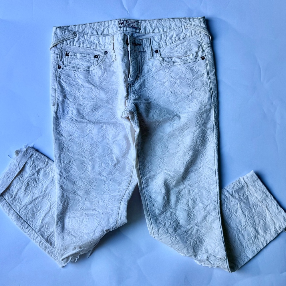 Free People skinny jean in cream/floral pattern pants size 27